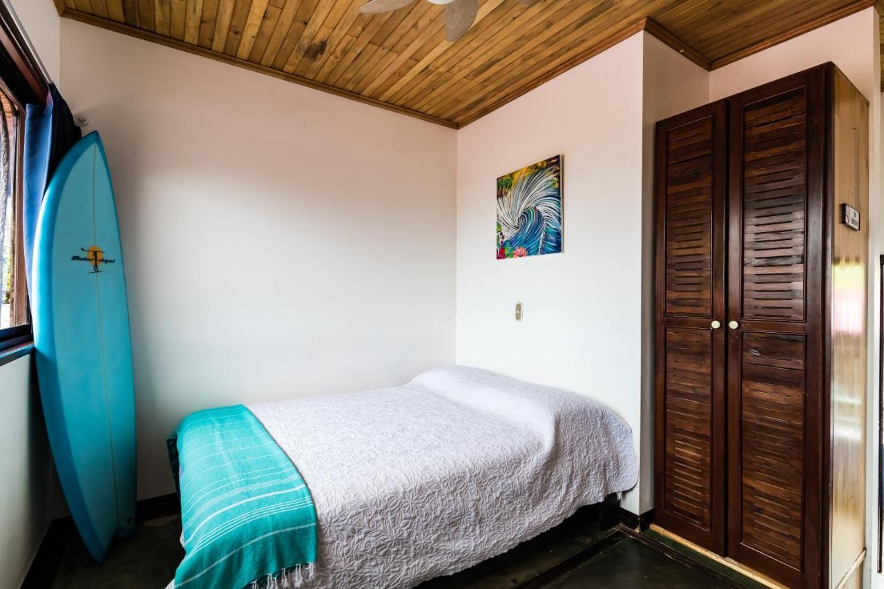 Witch'S Rock Surf Camp Hotel Tamarindo Kültér fotó